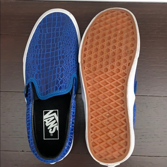 Vans - Picture 6 of 7